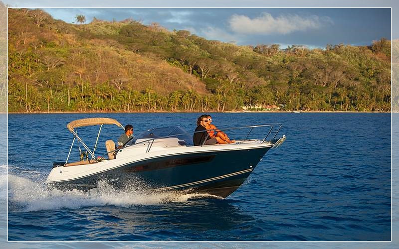bora-bora-bateau-cap-camarat-echappe-romantique