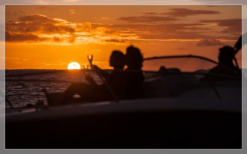 bora-bora-champagne-coucher-soleil