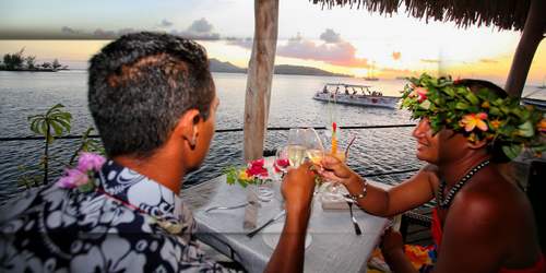 couple-terrasse-restaurant-th