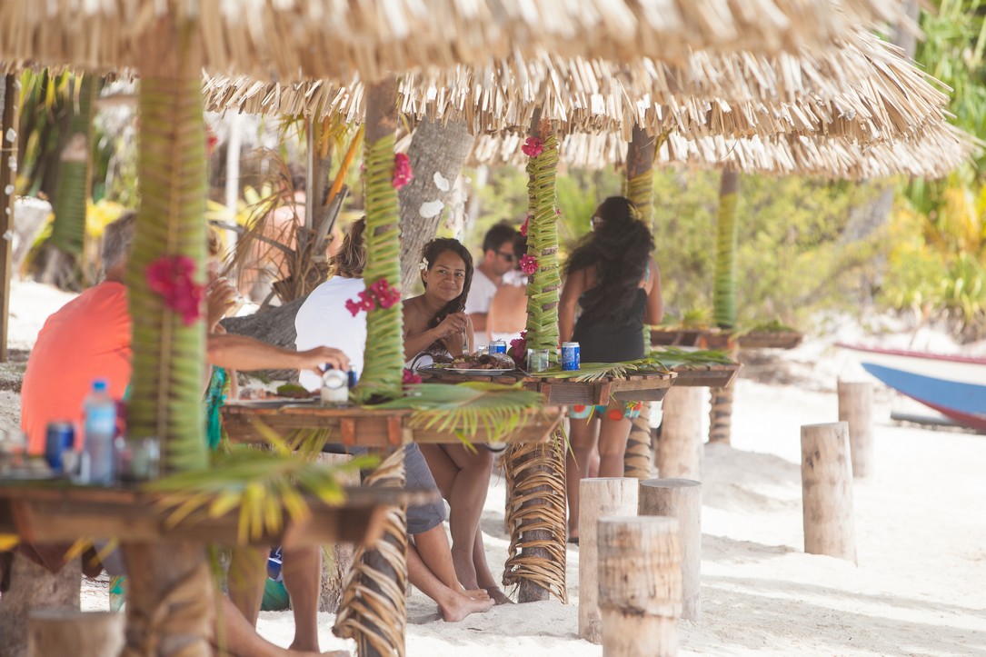 bora-bora-public-barbecue